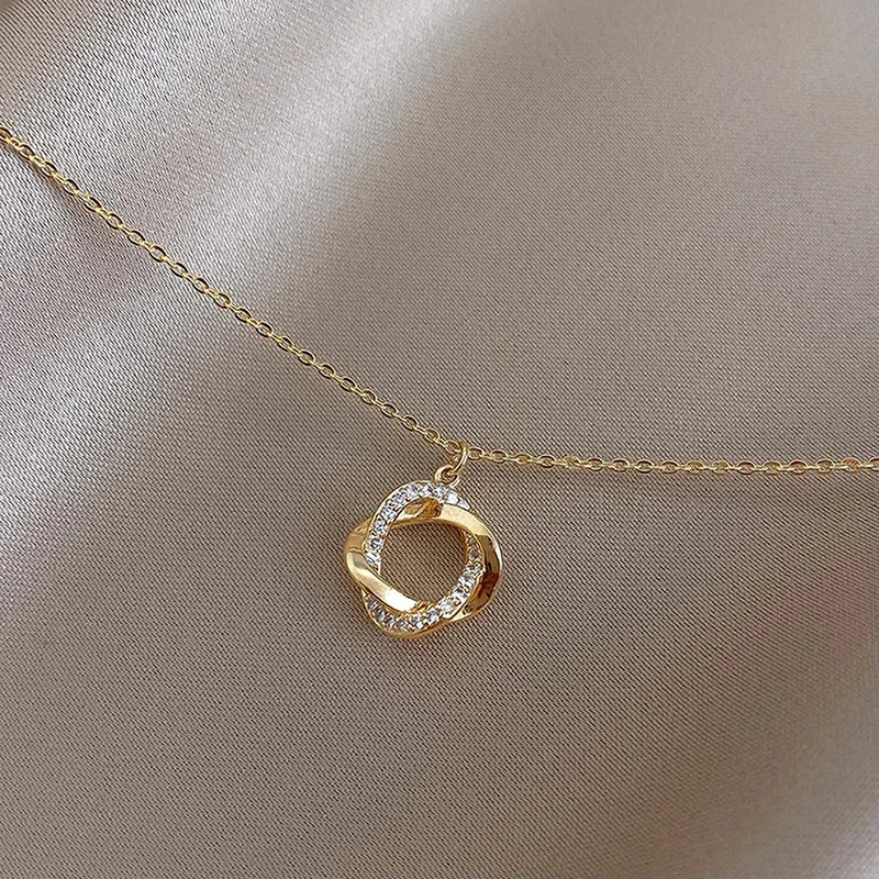 Minimalistic Girlie pendant